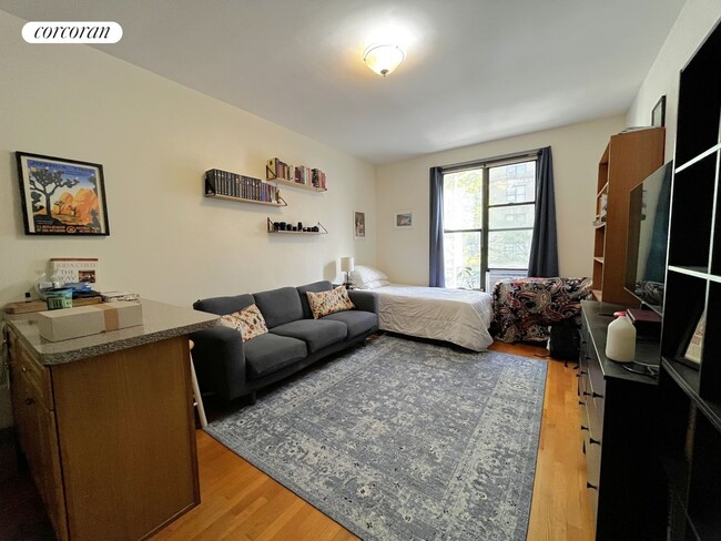 Primary Photo - 34 W 86th St