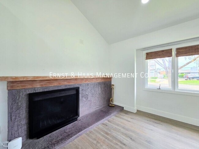 Building Photo - 3041 Yellowtail Dr