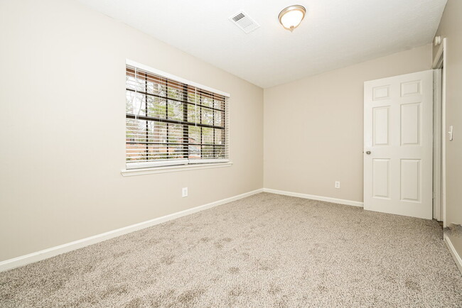 Building Photo - 107 Fairview Pl