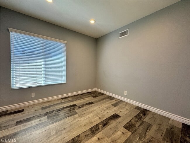 Building Photo - 1516 E Cyrene Dr