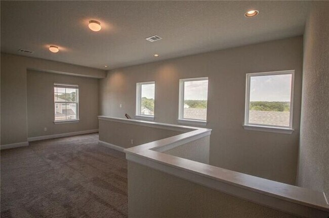 Building Photo - 344 Gaida Loop, Georgetown, Texas 78628