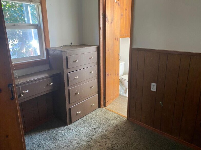 Building Photo - 22662 Seeley Dr