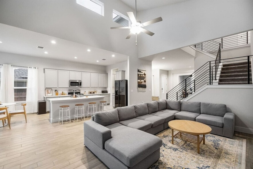 Building Photo - 11102 1/2 Charger Way-SI ID1363554P