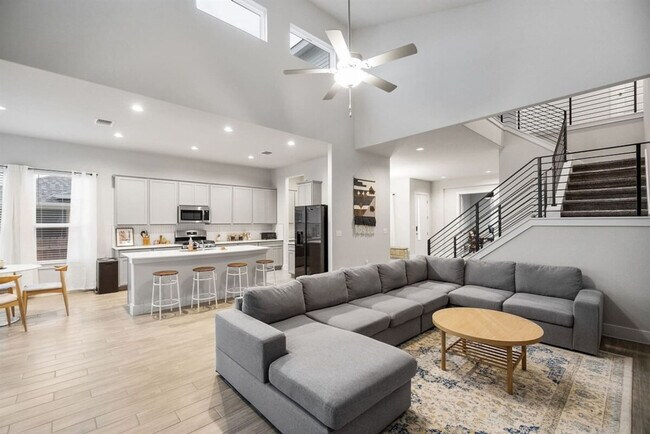 Building Photo - 11102 1/2 Charger Wy