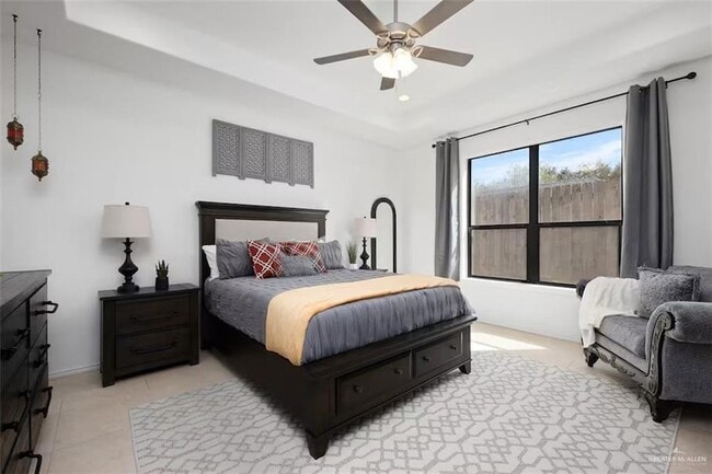 Building Photo - 809 S 5th St