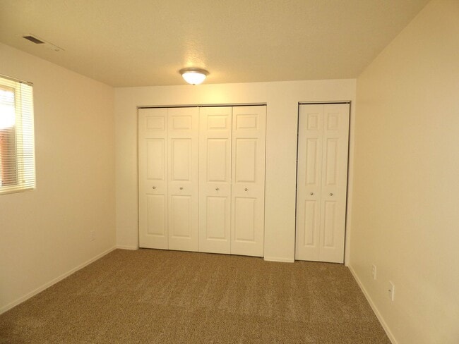 Building Photo - Rent Special: 1/2 Off March's Rent - Ground Level 2 Bed 1 Bath W/ Air Conditioning