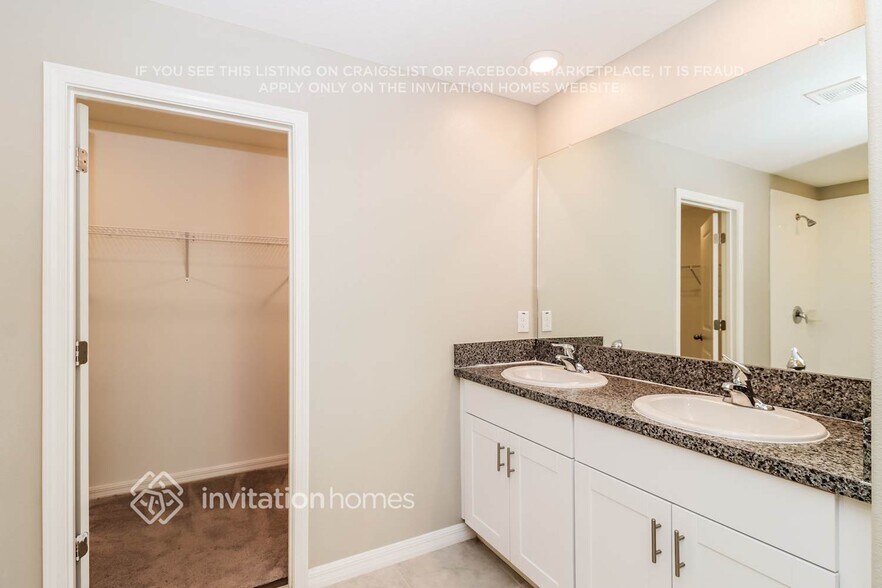 Building Photo - 15553 Miller Creek Dr