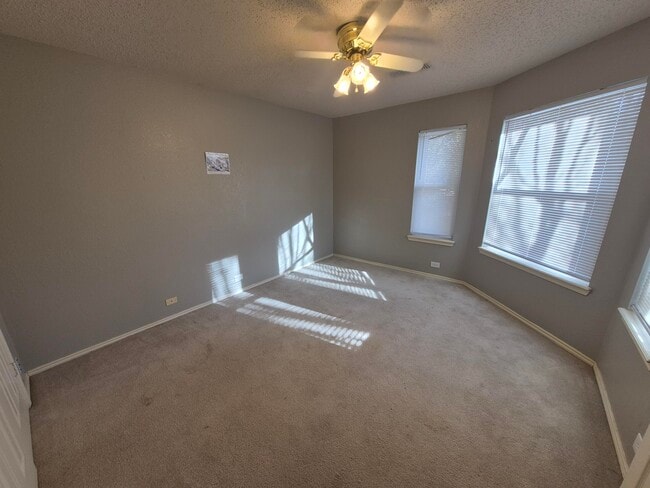 Building Photo - 5117 79th Dr