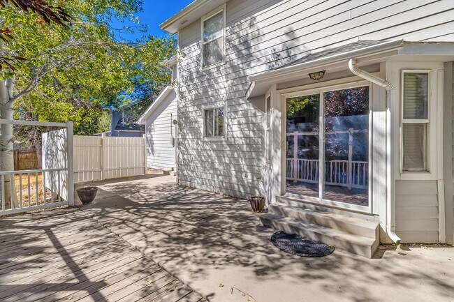 Building Photo - 638 1/2 Brooks Ct