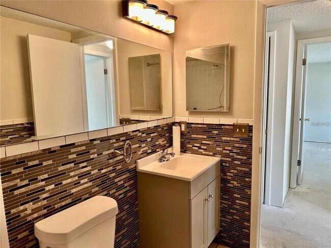 Building Photo - 4930 Getner St