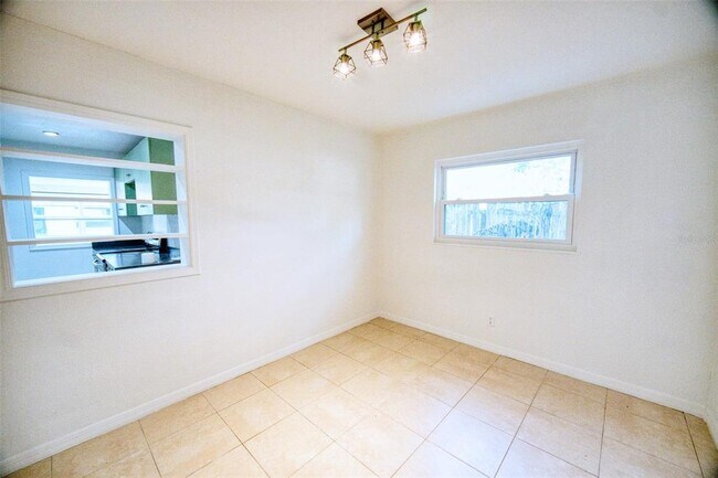 Building Photo - 2317 Harris St