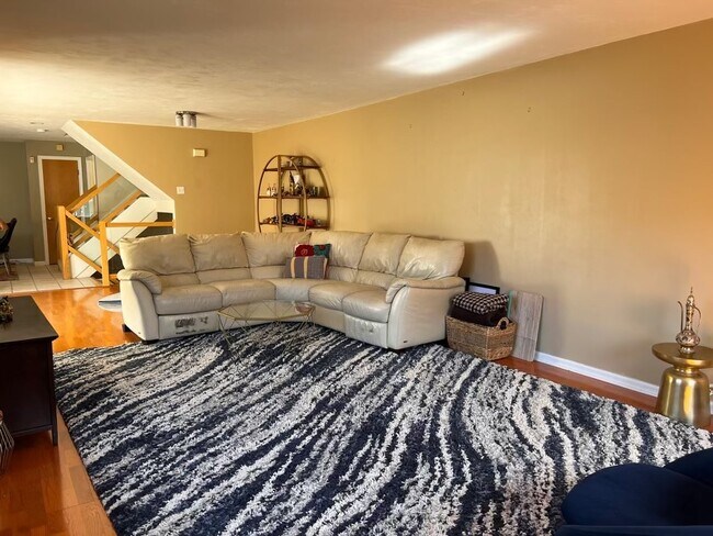 Building Photo - 227 Captain Eames Cir