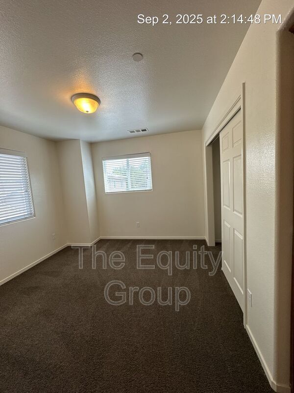 Building Photo - 2238 W Lark Ave