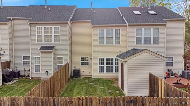 Building Photo - 2545 Mountain Ash Cir