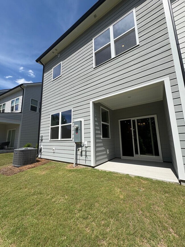 Building Photo - New Construction 3BR/2.5 BA in Griffith Lakes