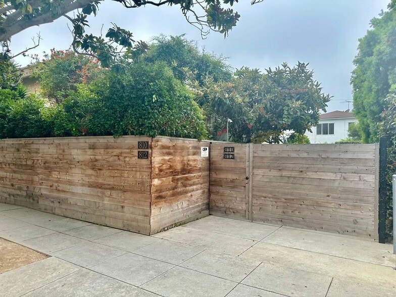 Building Photo - 810 7th St