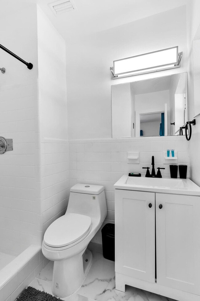 Building Photo - 7001 Coolidge St