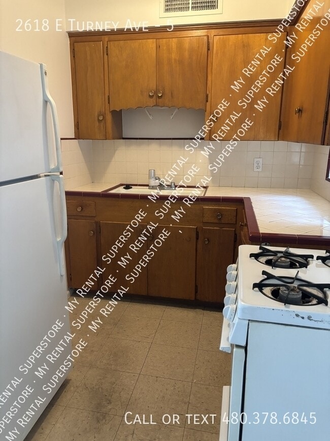 Building Photo - 2618 E Turney Ave