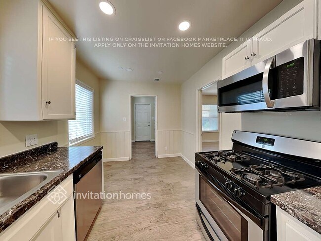 Building Photo - 6741 Amigo Ave