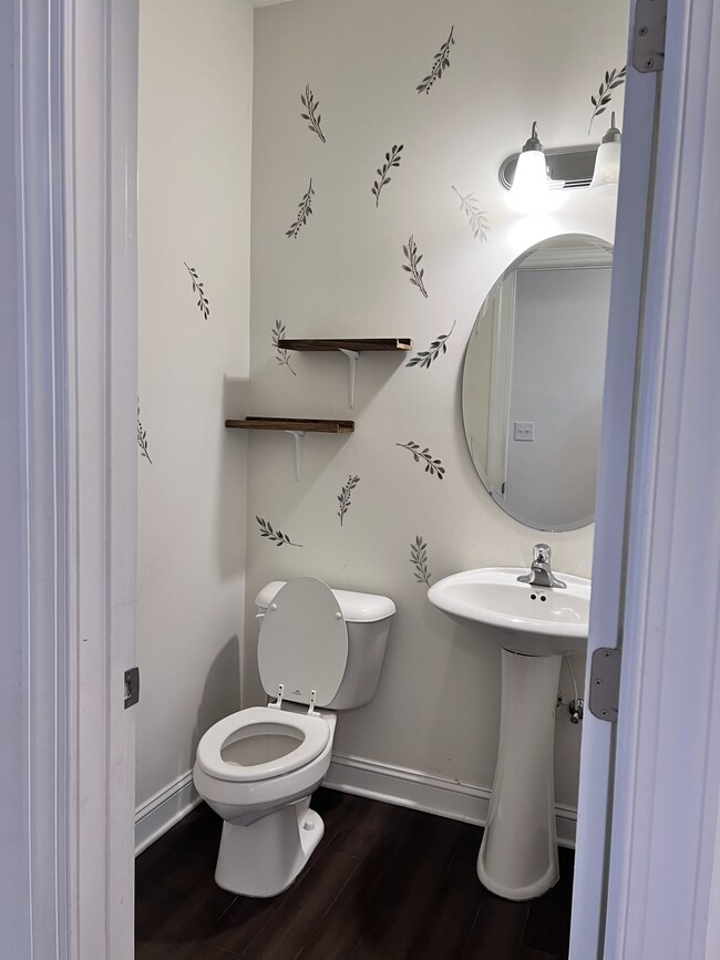 Building Photo - 1214 Alston Forest Dr