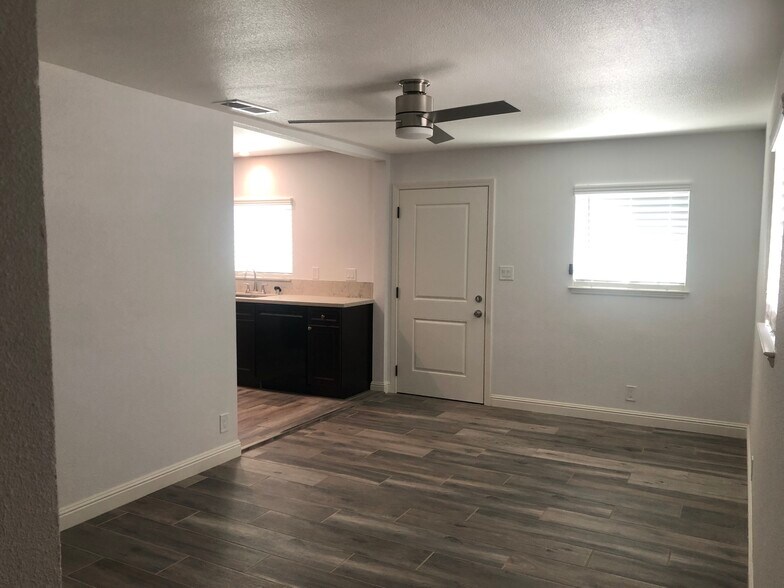 Building Photo - 648 Jefferson Ave