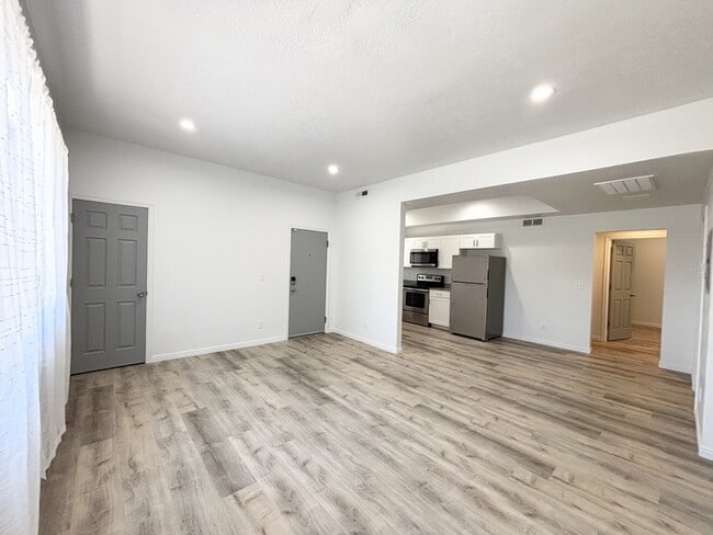 Building Photo - 1090 S 1100 E