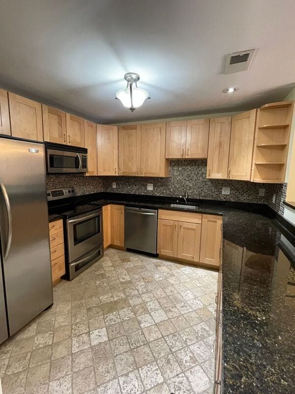 Building Photo - 2359 Boston St