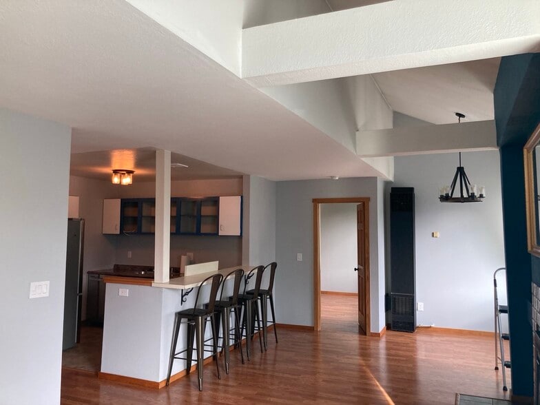 Building Photo - 1106 Wildrose Ct