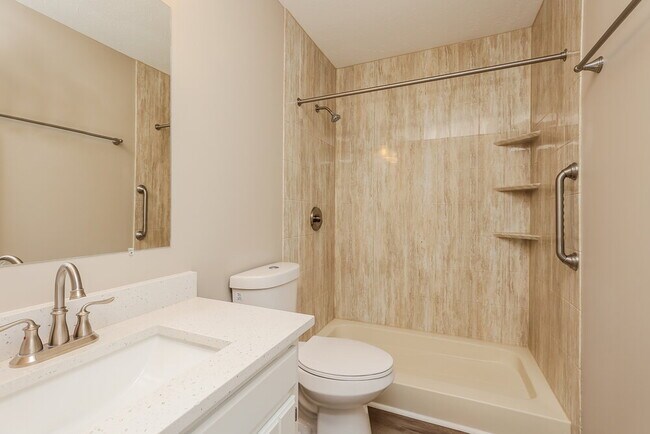 Building Photo - 841 Post Oak Dr