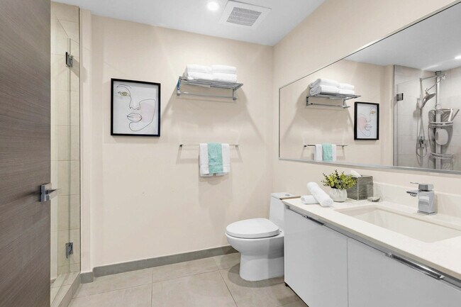 Building Photo - 111 N Ocean Dr
