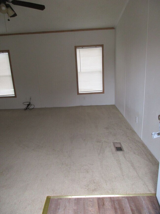 Building Photo - 3/2 in Hoover Valley