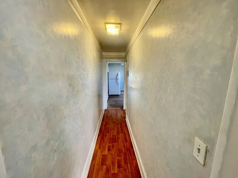 Building Photo - 475 Newton Ave