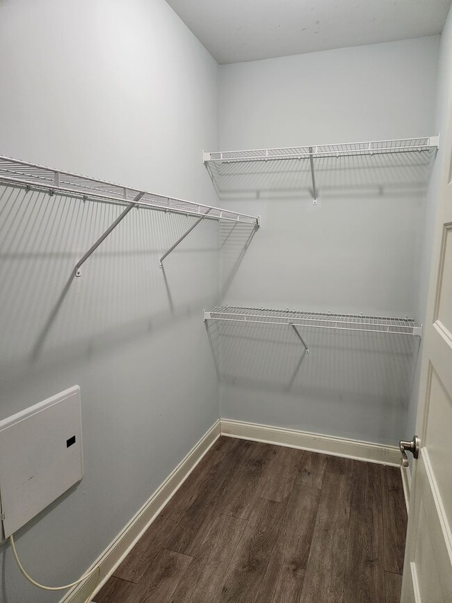 Building Photo - 2 Bedroom North Raleigh for rent