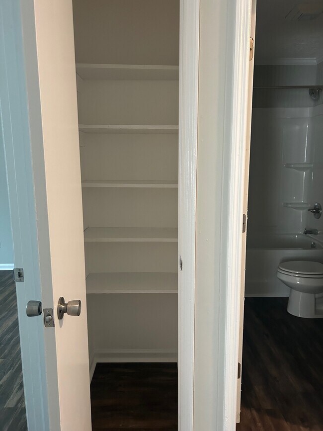 Building Photo - 604 16th Ave