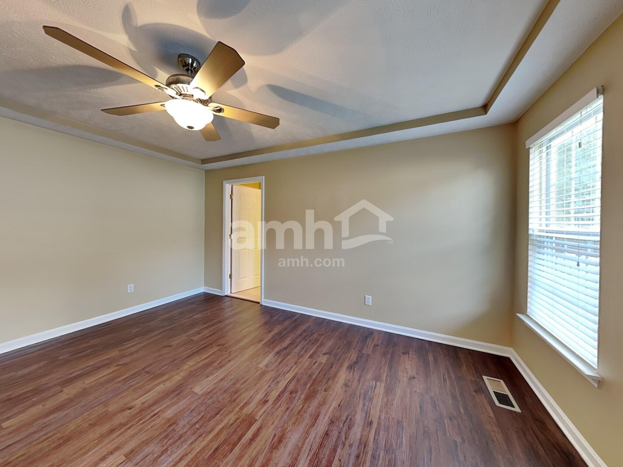 Building Photo - 717 Veneta View Dr