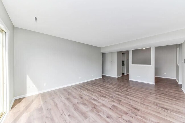 Building Photo - 10308 Circle Dr