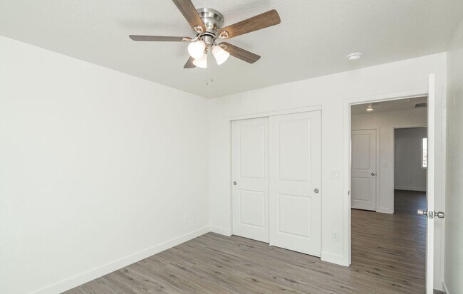 Building Photo - 7565 E Addis Ave