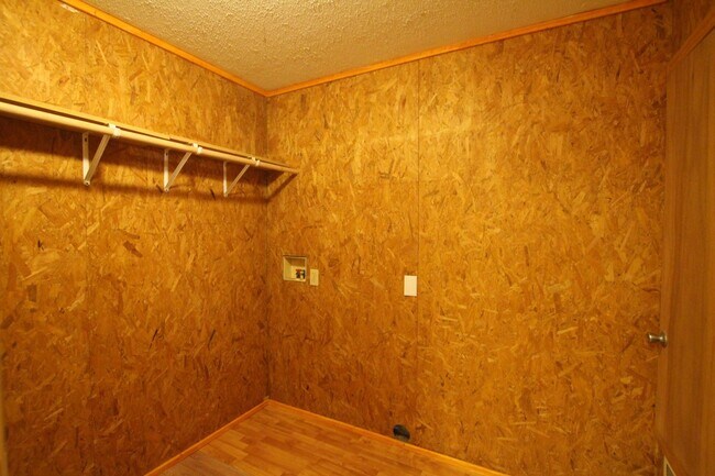 Building Photo - Coming Soon! 3 Bedroom 2 Bath in Bullard! Large Shop!