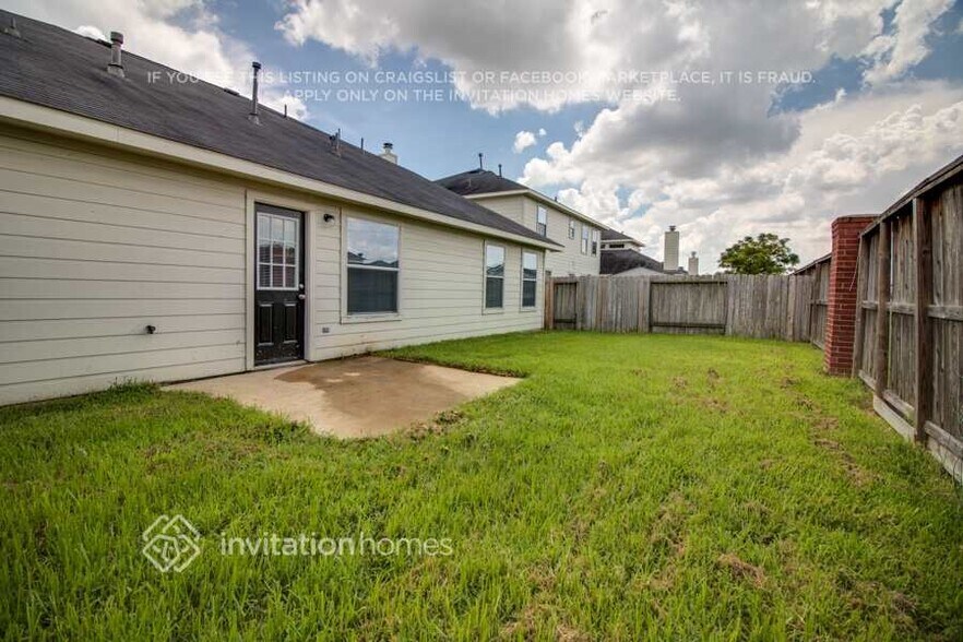 Building Photo - 6627 Gorton Dr