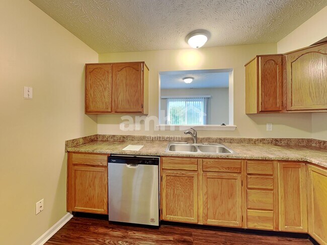 Building Photo - 1925 Tourmaline Dr