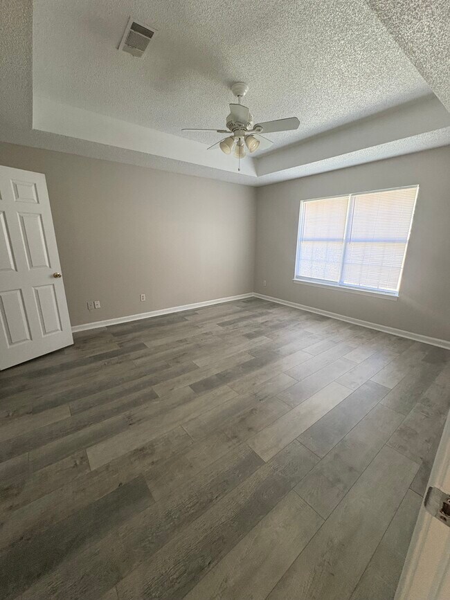 Building Photo - 109 Drew Cir