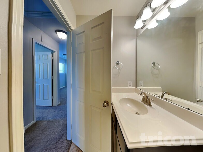 Building Photo - 6022 Wesley Manor Ct