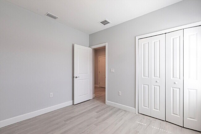 Building Photo - BRAND NEW Construction, 3 bed / 2 bath Ren...