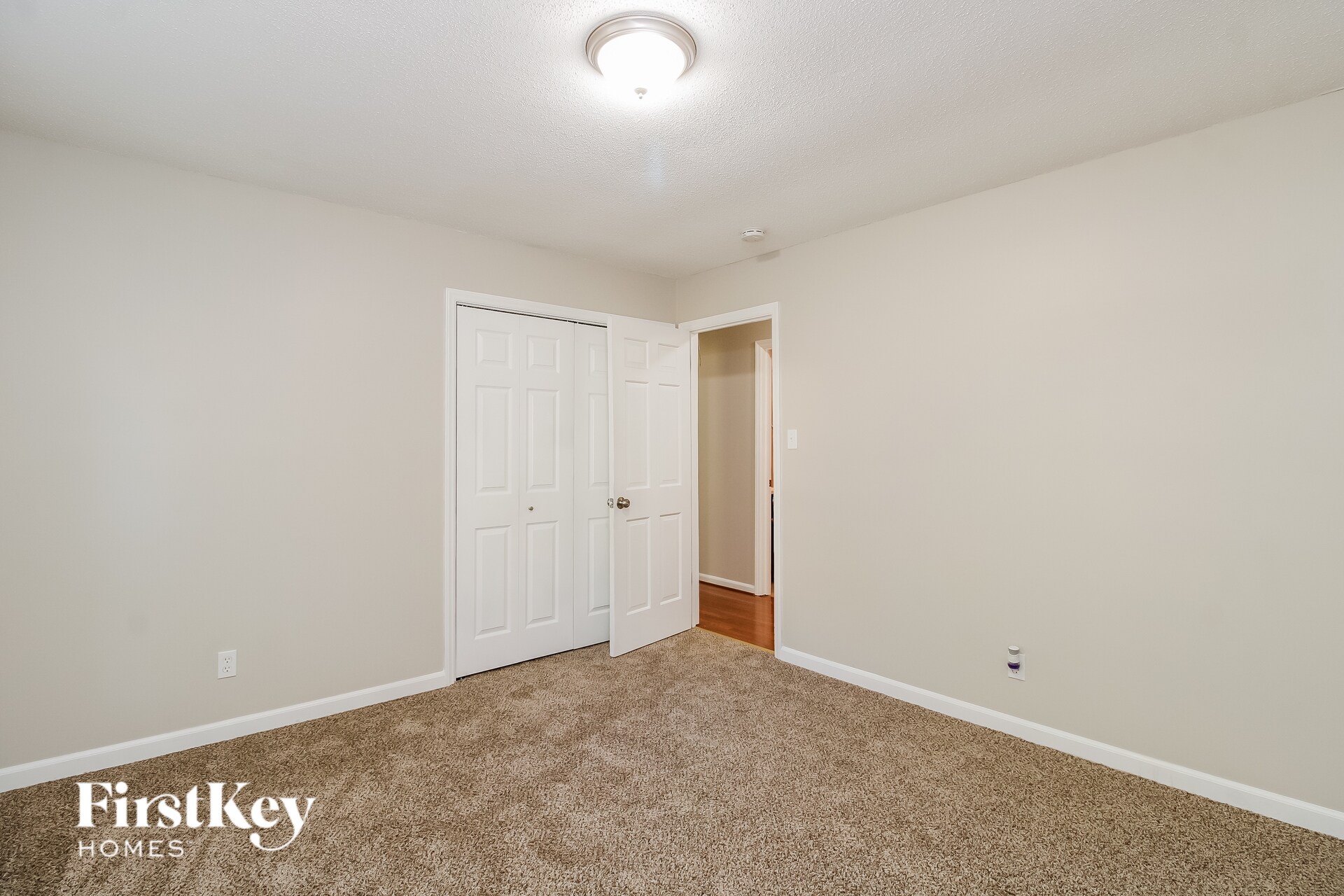 Building Photo - 4923 Shady Pine Dr