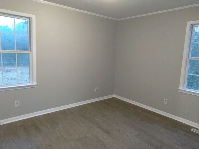 Building Photo - 309 Tall Pine Rd