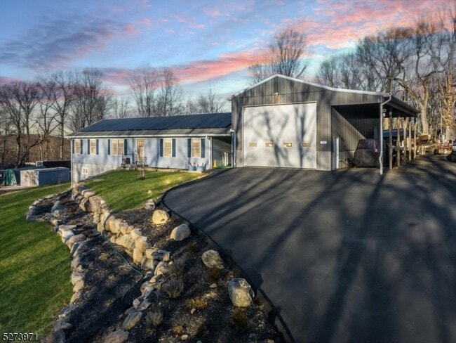 Building Photo - 153 Stag Hill Rd