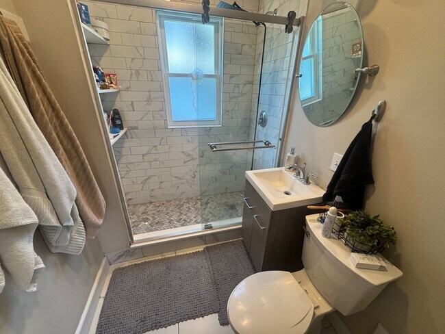 Building Photo - 41 Lafayette St