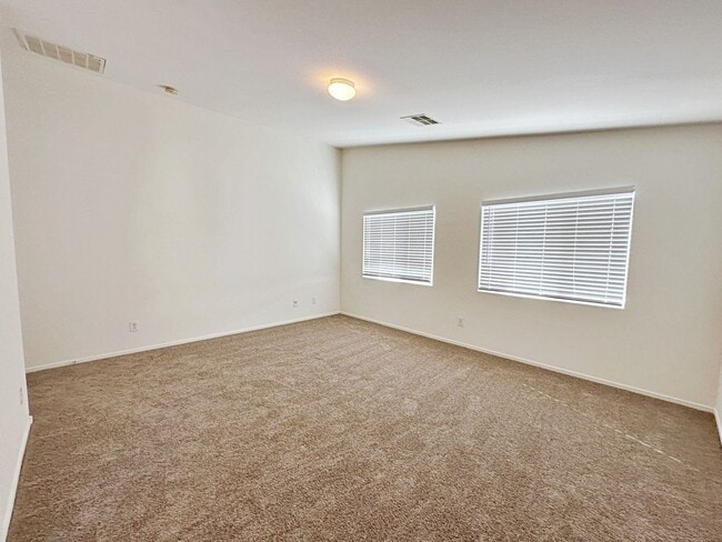 Building Photo - SINGLE STORY HOME WITH CASITA IN GATED COMMUNITY