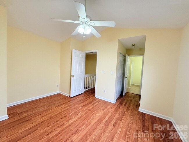 Building Photo - 8288 Golf Ridge Dr