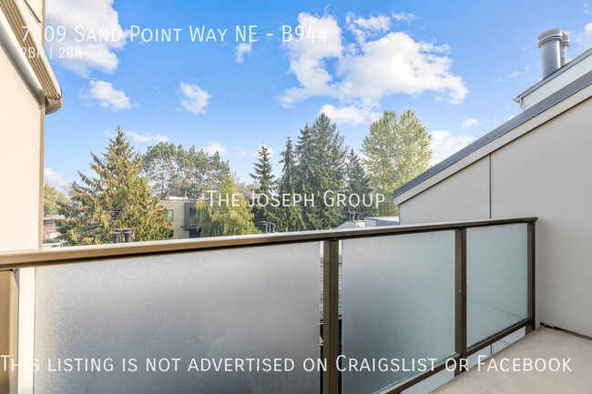 Building Photo - Amazing 2 bed/1.5 bath in Magnuson Park!